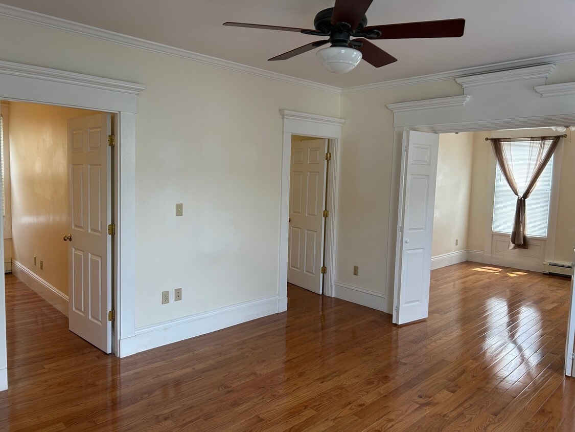 Living room - 177 Allen St