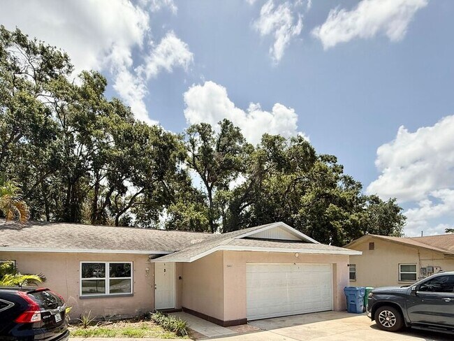 Foto del edificio - 15657 Waverly St
