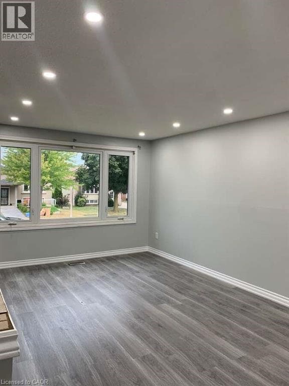 Building Photo - 35 Folkestone Ave