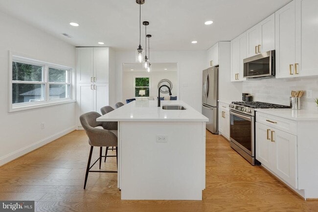 Foto del edificio - 14332 Belleville Ave