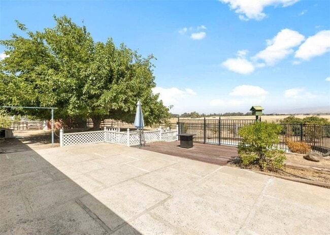 Foto del edificio - 12580 Heather Ln