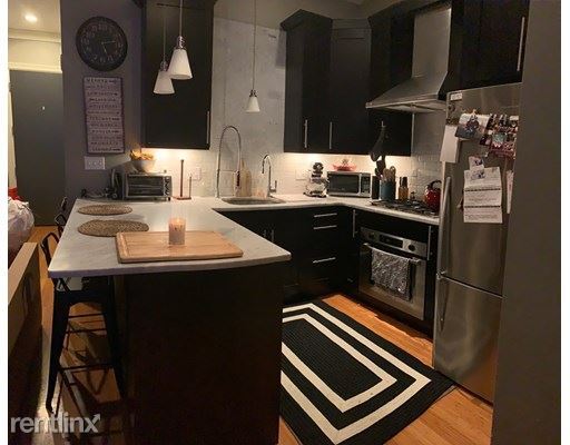 Building Photo - 368 Dorchester St