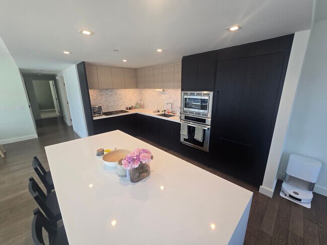 Foto del edificio - Savina by Bosa - Built 2020 - Bay & Downtown Views - 2 Parking Spots