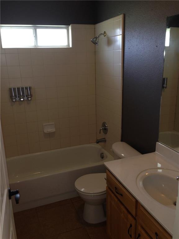 Building Photo - 4204 Bob Wire Rd