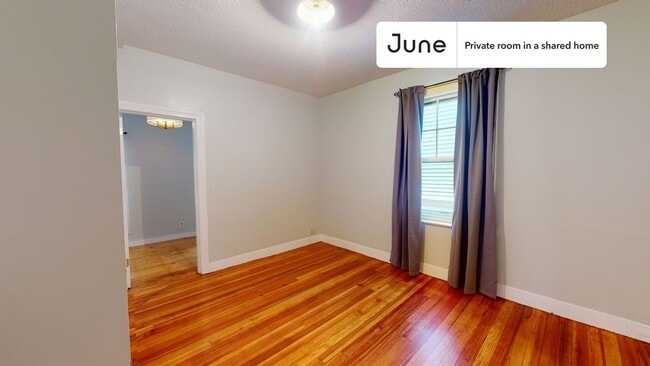 Photo - Private bedroom in 4 bed/1 bath Home