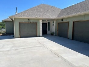 Building Photo - 12600 Plassmeyer Ct
