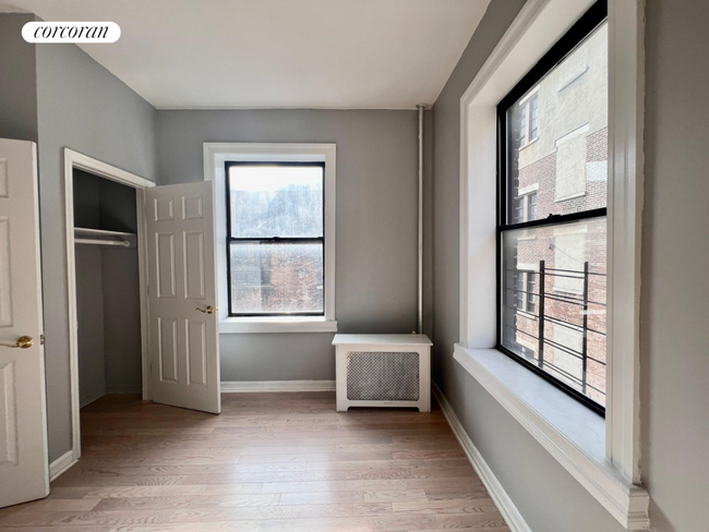 Building Photo - 418 W 130th St