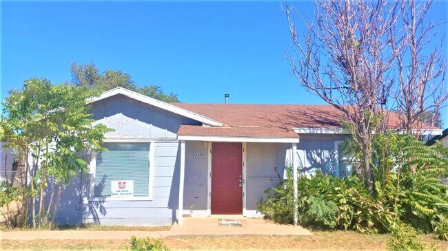 Foto del edificio - Handyman Special $0 First Month's Rent / “You fix, you SAVE BIG!!” Contact Mayshell for details: ...