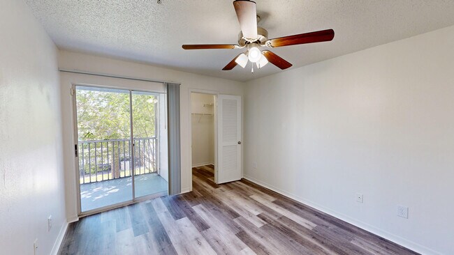 Interior Photo - Regatta Shores