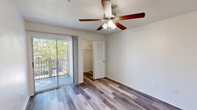 Interior Photo - Regatta Shores