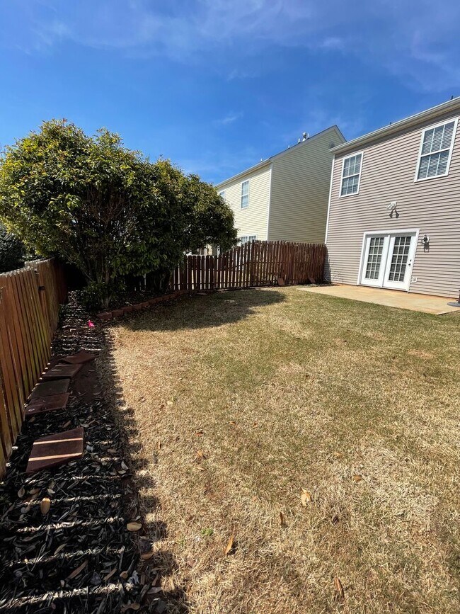 Foto del edificio - Lovely 3 Bedroom 2.5 bath Home in Bridges Estates, walking distance to Bridgeway Station!!