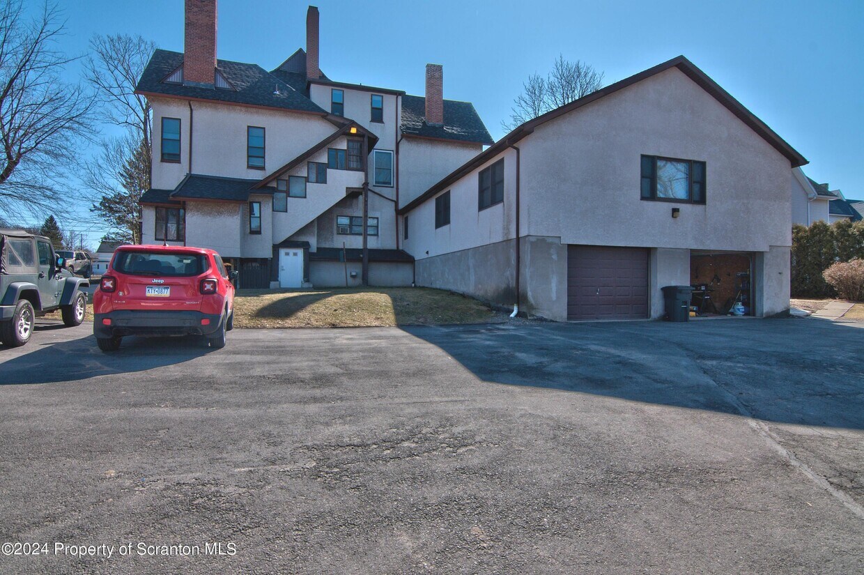 15431549 1545 1549 Sanderson, Scranton, PA 18509 Room for Rent in