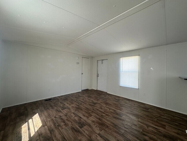 Foto del edificio - 134 Littleton St