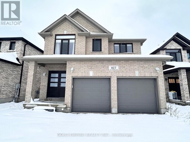 Building Photo - 817 Killarney Rd