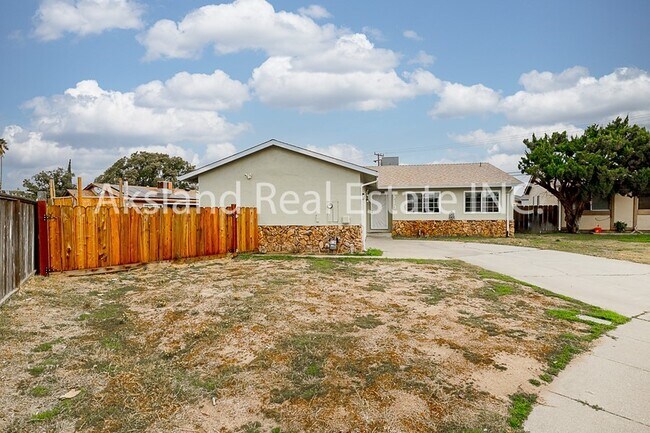 Building Photo - Manteca