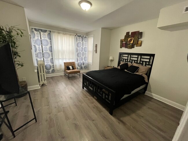 Building Photo - 427 S 55th St