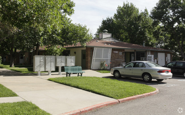 Building Photo - Squire Village Apartments