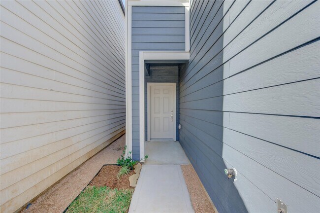 Foto del edificio - 1709 Summerlyn Ter Dr