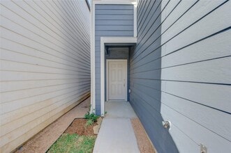 Building Photo - 1709 Summerlyn Ter Dr