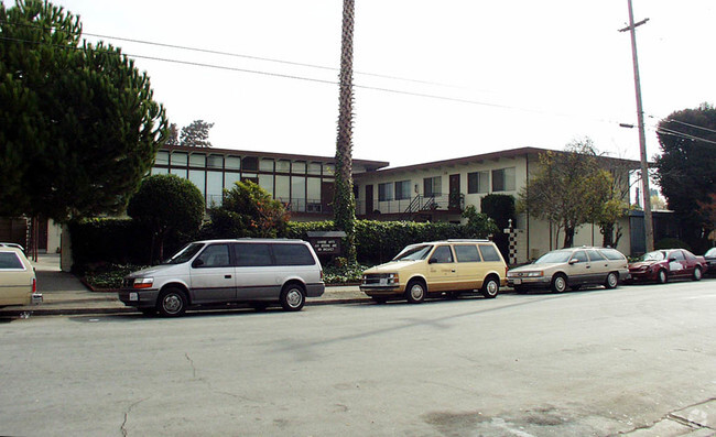 Building Photo - Sunrise Apartments