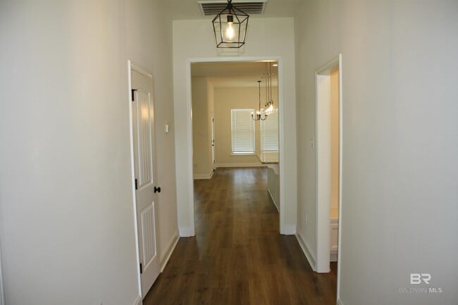 Building Photo - 23505 District Dr