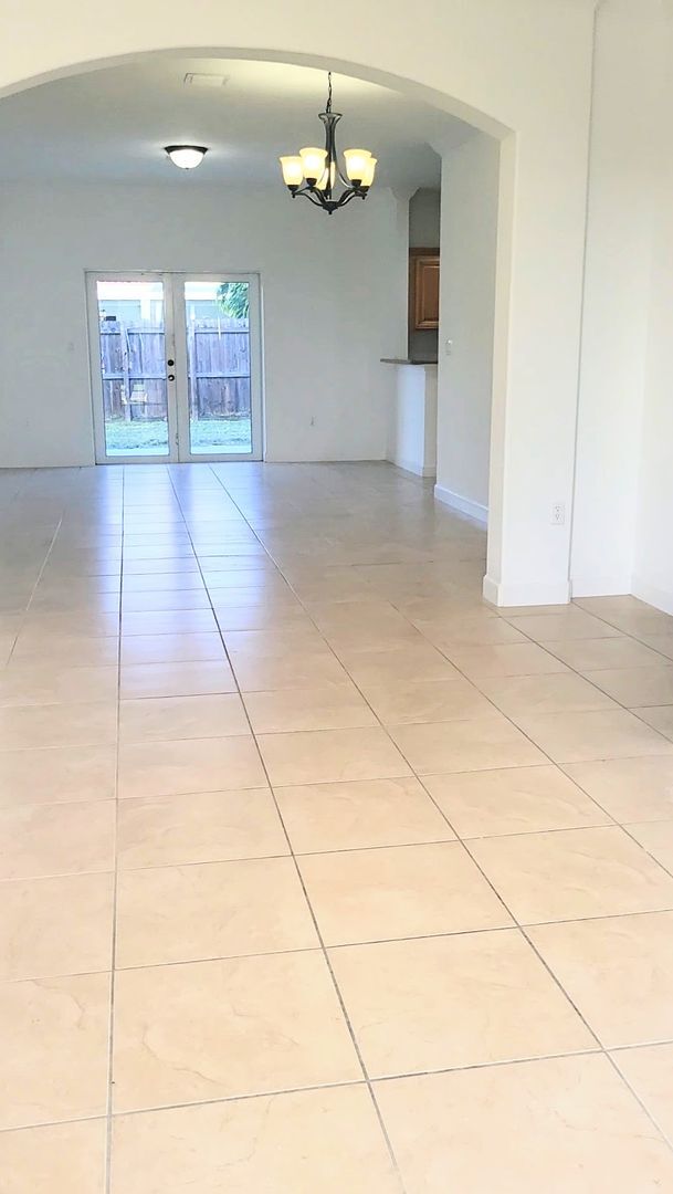 Building Photo - Single-story, 3/2.5 corner lot located nea...