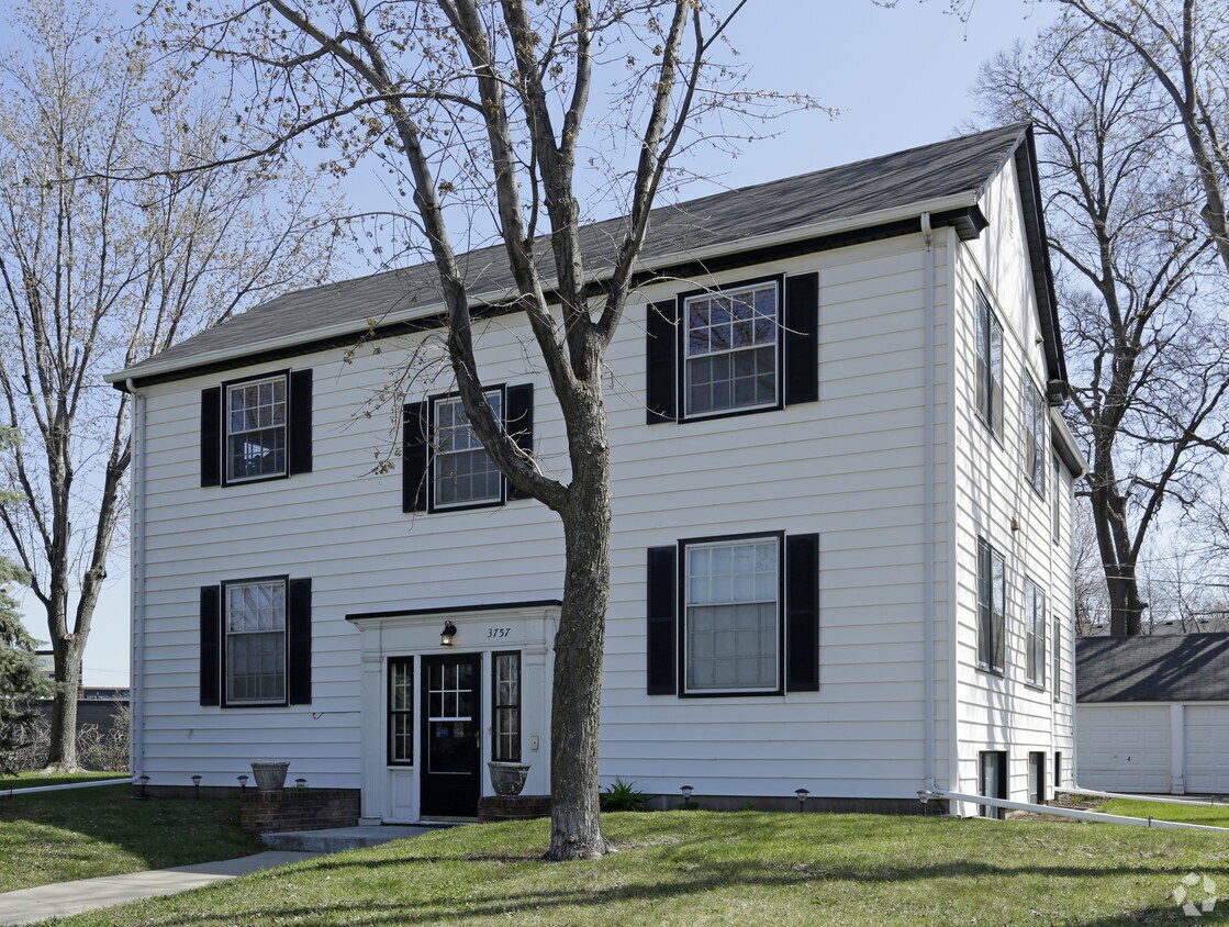Primary Photo - 3757 Kipling Ave