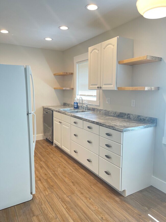 Foto del edificio - Adorable 3 bedroom 2 bath, great Candler l...