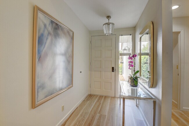 Building Photo - 19550 Sawgrass Dr