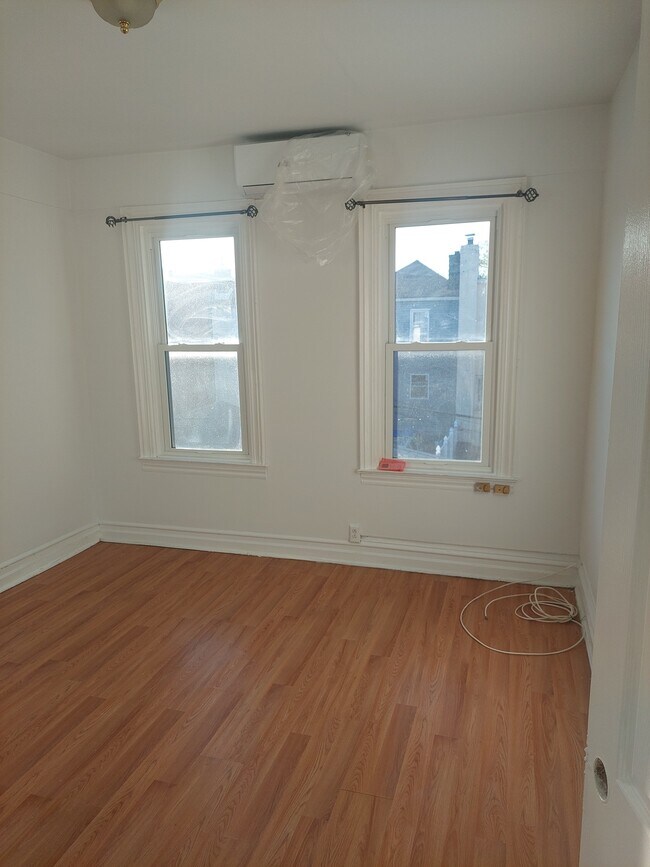 bedroom-1 - 376 E 45th St