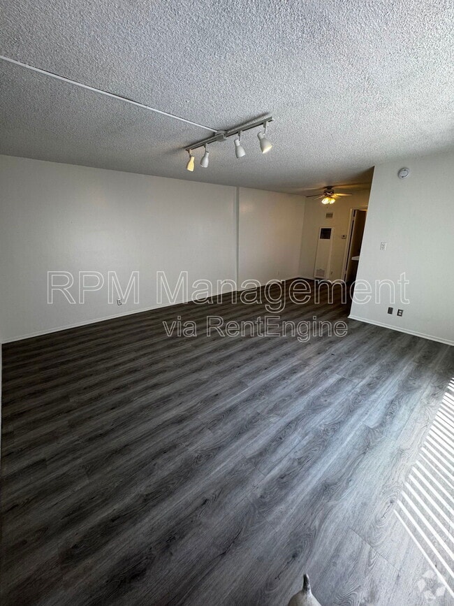Building Photo - 11939 Albers St