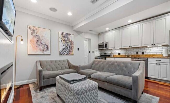 Foto del edificio - 1317 Adams St NE