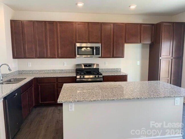 Foto del edificio - 9303 Grand Valley Dr