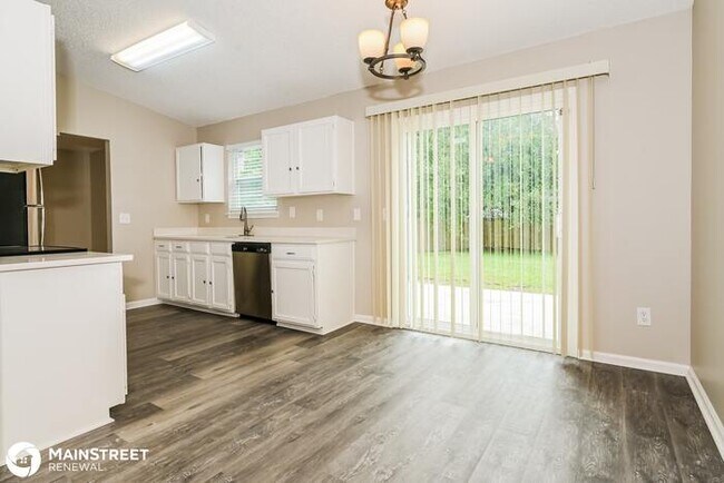 Foto del edificio - 2421 OLSON LN, JACKSONVILLE, FL 32210