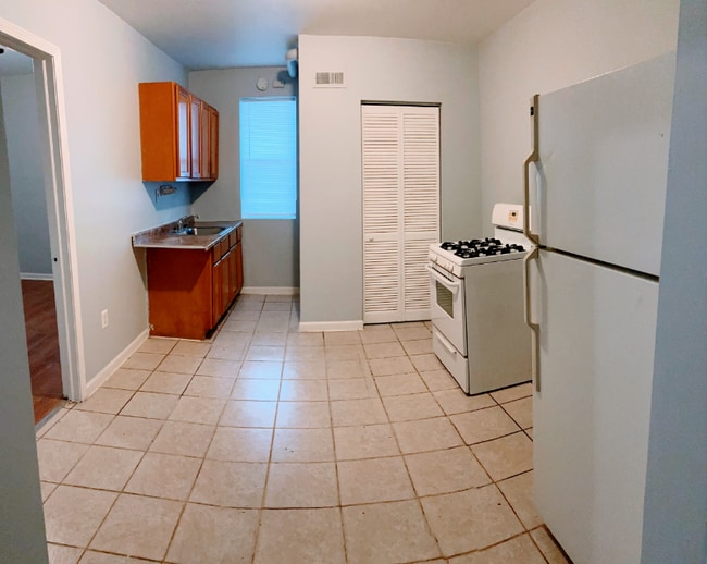 Photo - 4851 S Ashland Ave Apartment