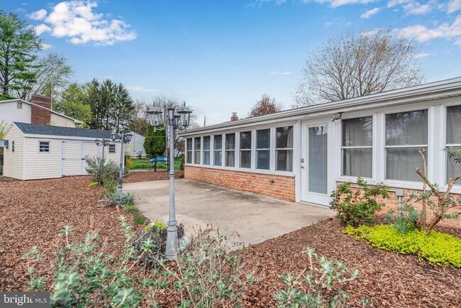 Building Photo - 6046 Edward Dr
