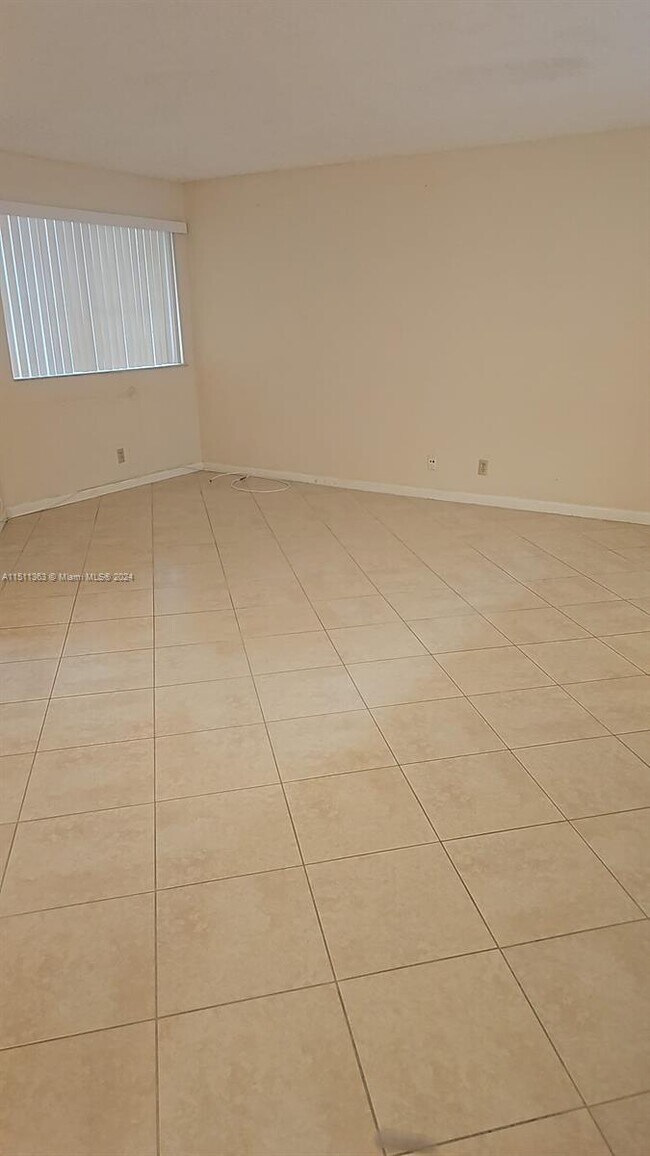 Foto del edificio - 9877 Westview Dr