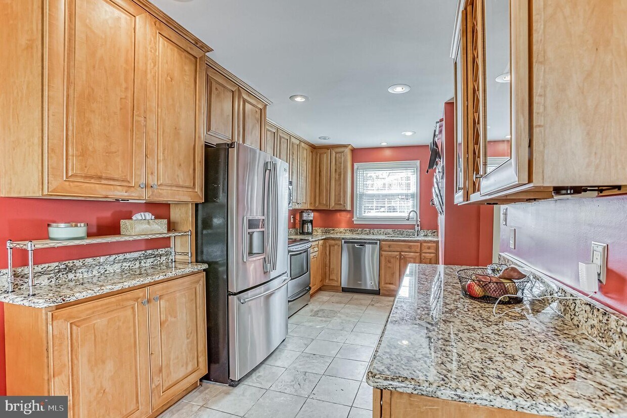 6020 Hardwick Pl, Falls Church, VA 22041 Townhome Rentals in Falls