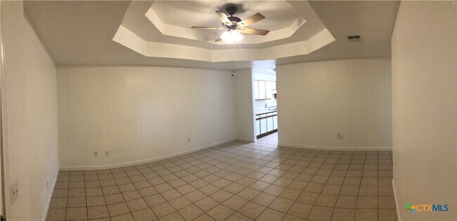 Building Photo - 2744 Heynis N