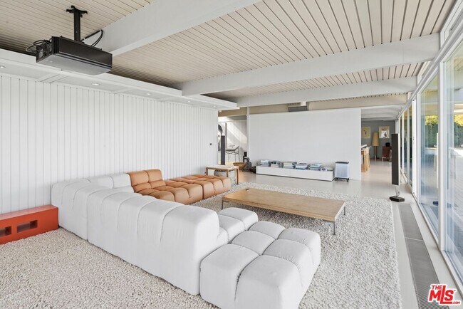 Foto del edificio - 2170 Westridge Rd