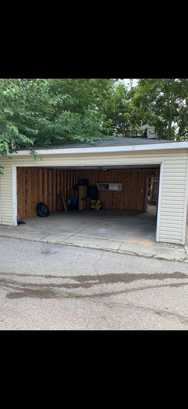 Building Photo - 3444 W Schubert Ave