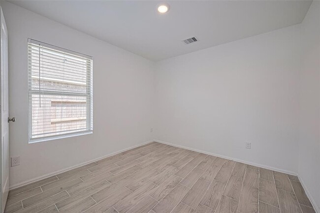 Building Photo - 9603 Fulvetta Briar Ct