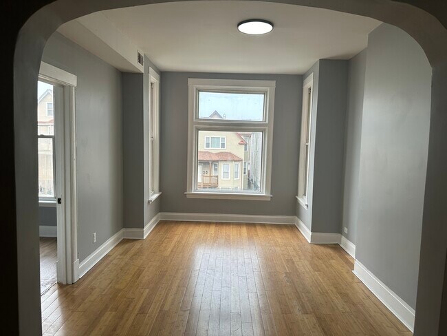 Foto del edificio - 1928 N Pulaski Rd