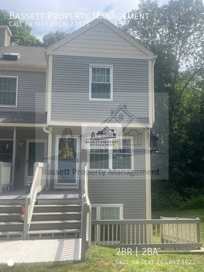 Building Photo - 40 Manorwood Dr