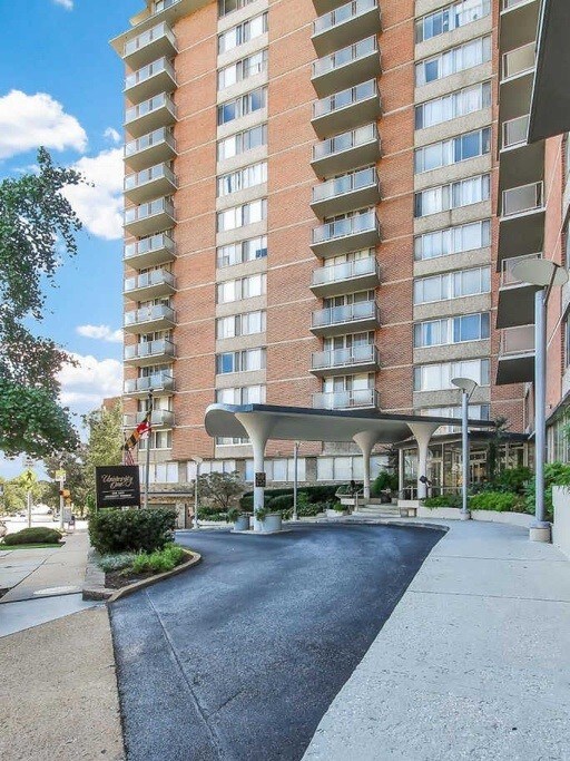 Foto del edificio - 1 E University Pkwy