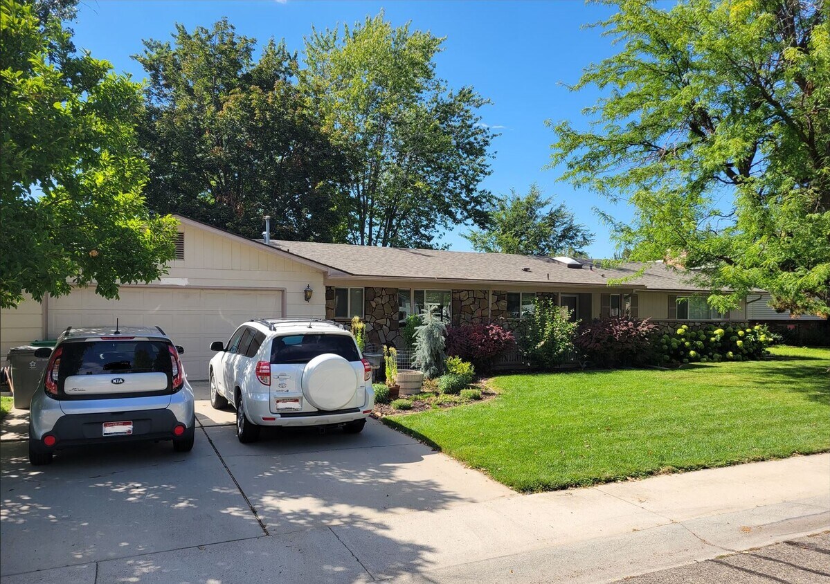 Foto principal - 8832 Goddard Pl