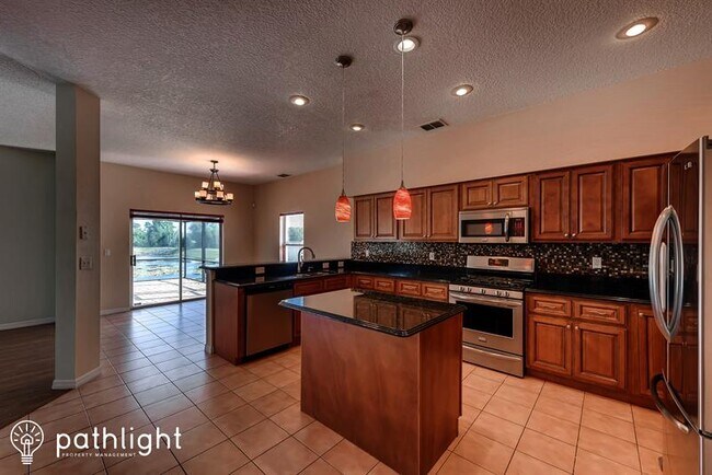 Foto del edificio - 1713 Glenhaven Cir