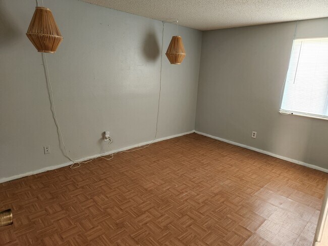Building Photo - 628 Timber Bay Cir E