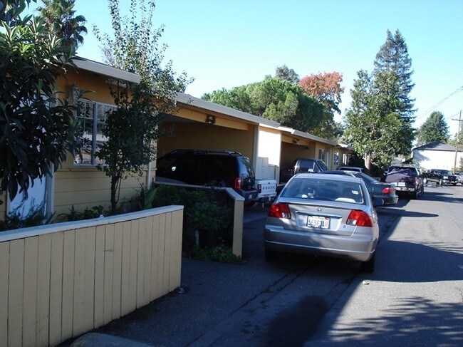 Building Photo - 2519 Corby Ave