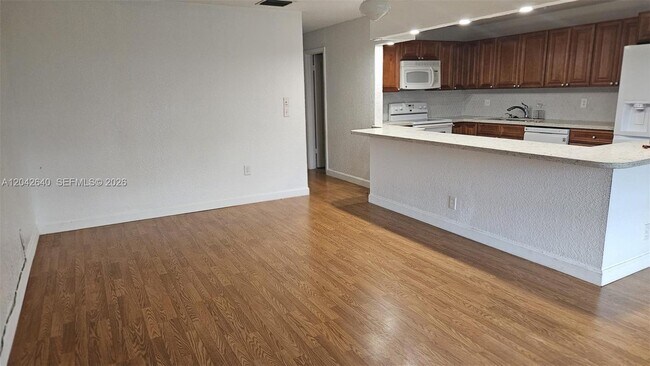Foto del edificio - 8555 NW 10th St